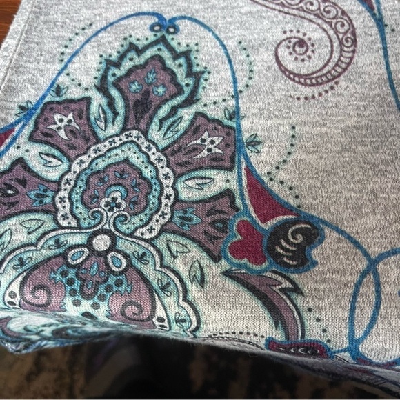 One World Grey Long Sleeve Top Blue Purple Paisley Studs Boho Casual size small - Picture 10 of 15